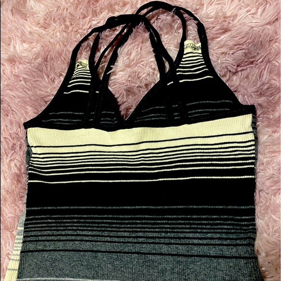 Croptop - Picture 3 of 3